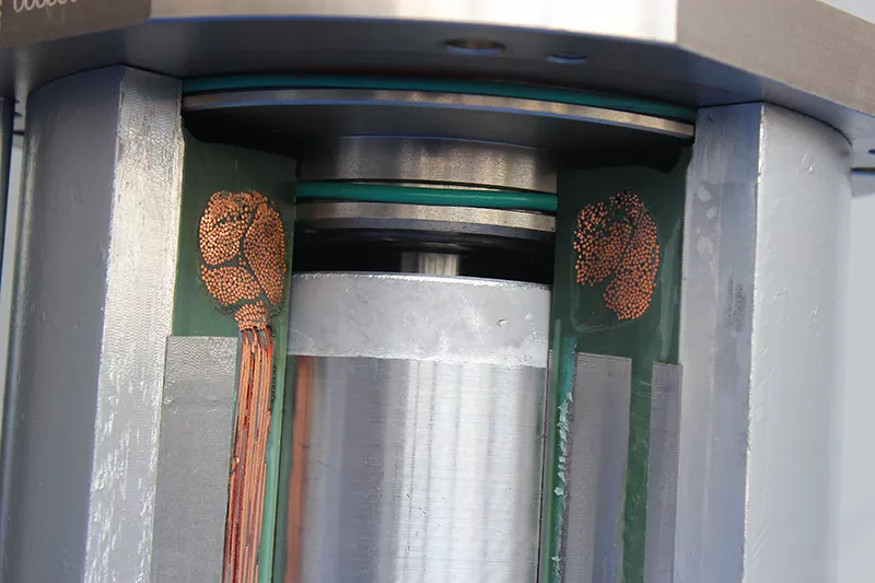 Fully Sealed Permanent Magnet Synchronous Motor